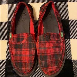 Women’s Sidewalk SANUKS, size 10